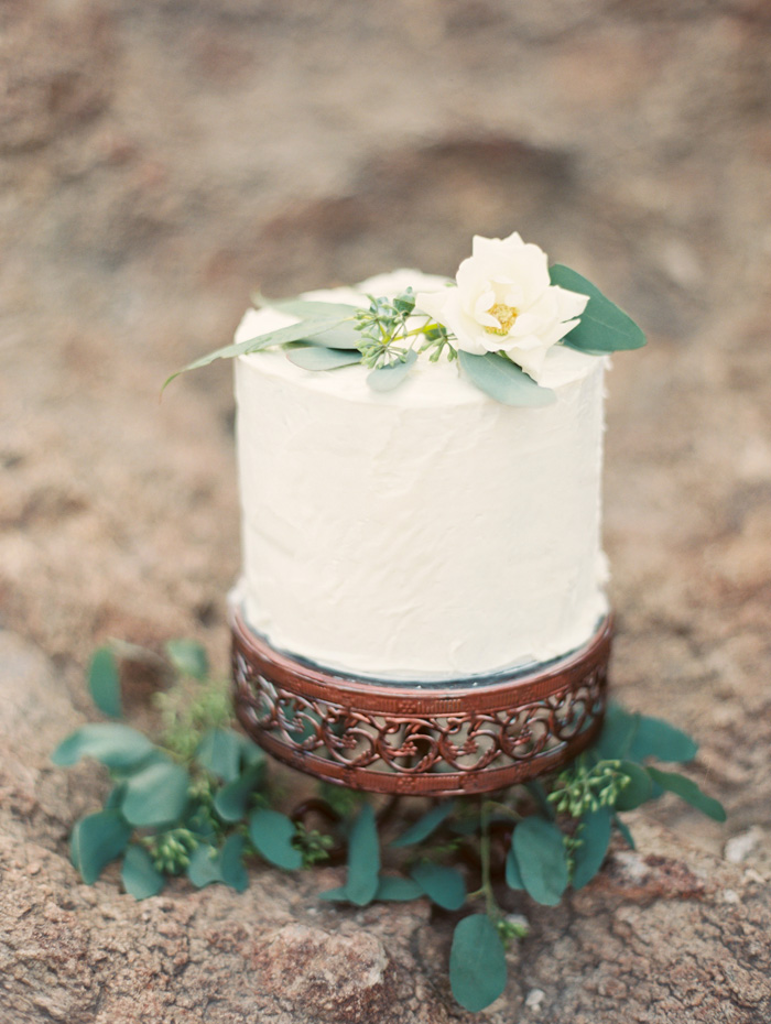 canyon-desert-white-green-wedding-ideas-calligraphy-stationery-invite-9