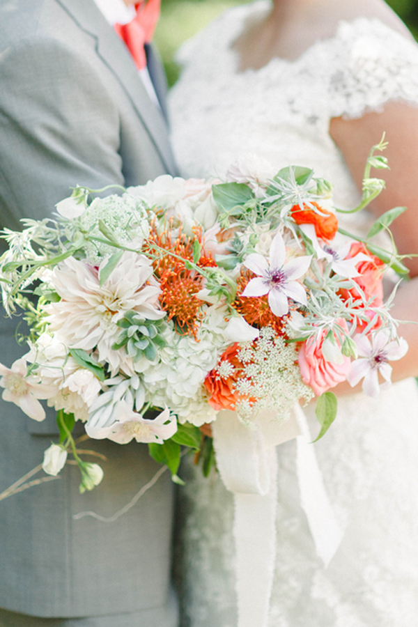 backyard-oregon-wedding-coral-flowers-1