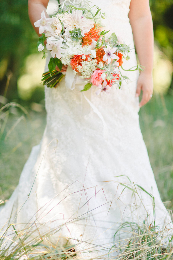 backyard-oregon-wedding-coral-flowers-11