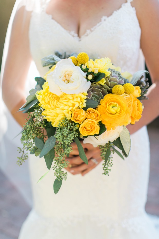 sassi-wedding-venue-scottsdale-arizona-yellow-gray-modern-vintage-romantic-details-3