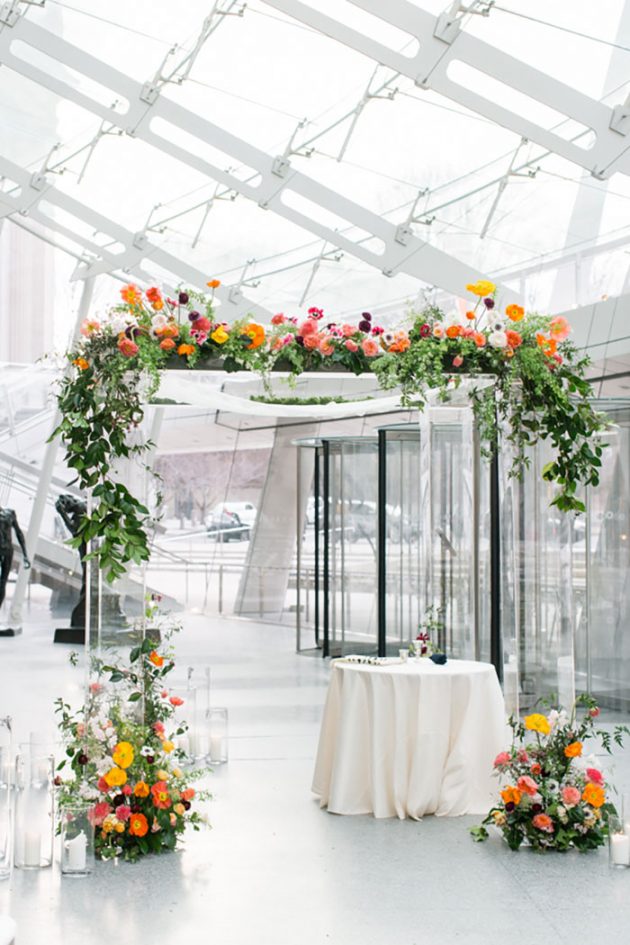brooklyn-museum-glam-floral-modern-art-wedding-inpsiration36