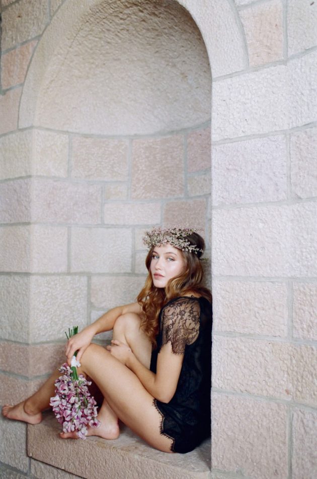 european-boudoir-inspiration-wedding-shoot-lavender-roses32