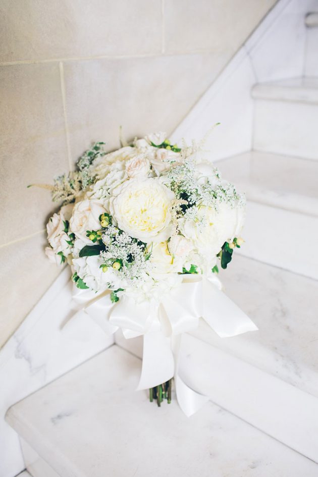 new-york-traditional-elegant-twist-floral-wedding-inspiration-blush-gown04