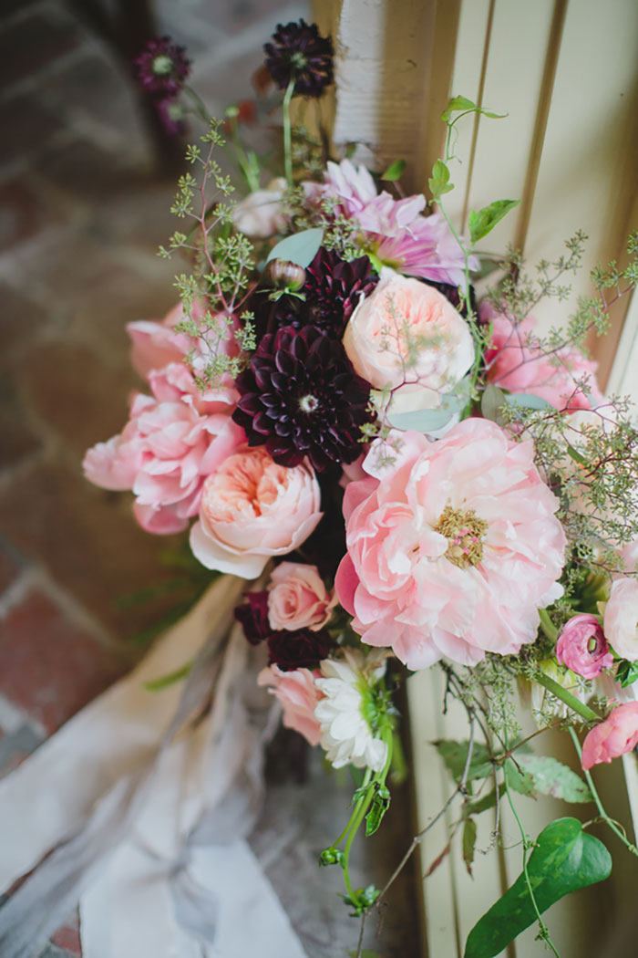 Ribault-Club-modern-geometry-floral-wedding-inspiration38