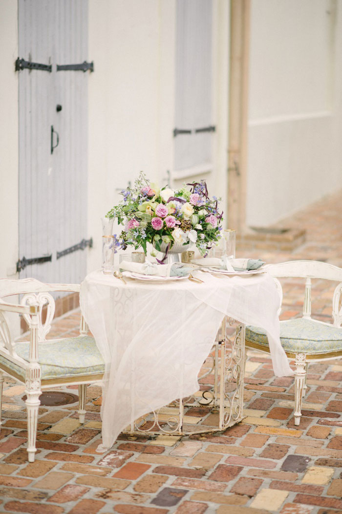 french-quarter-new-orleans-romantic-old-world-lavender-wedding-inspiration04