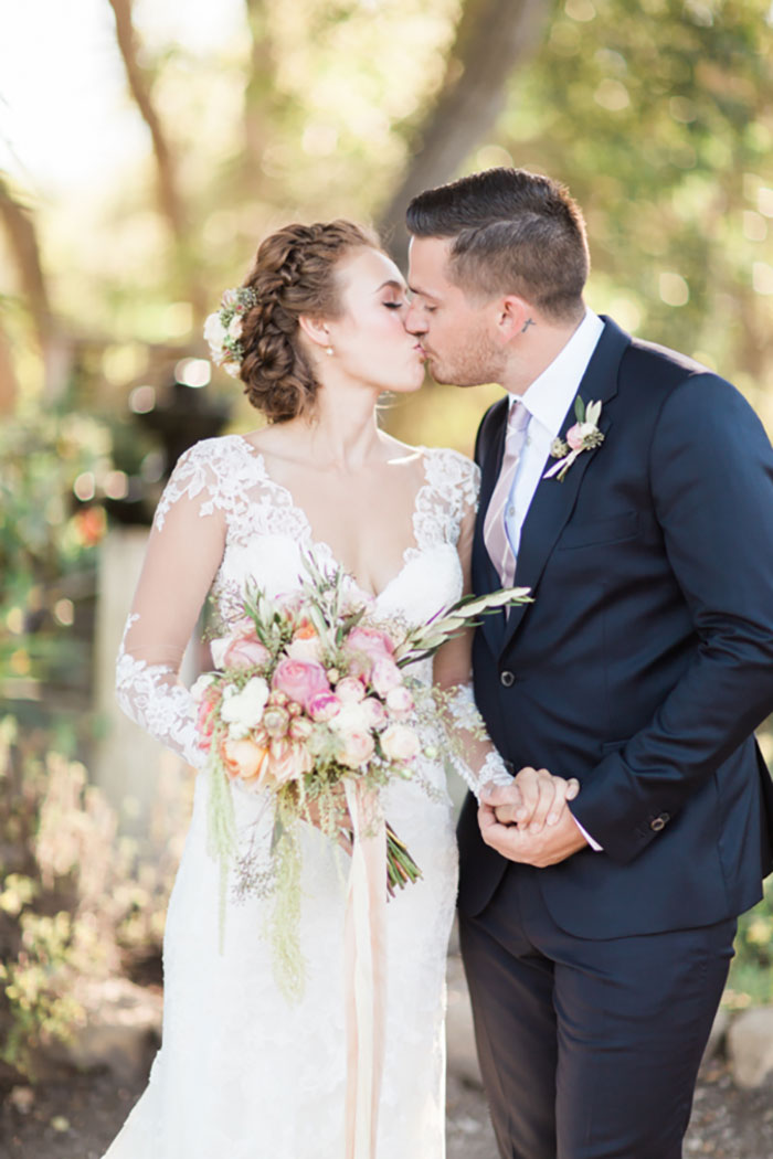 santa-paula-rustic-california-inspired-floral-wedding-inspiration10