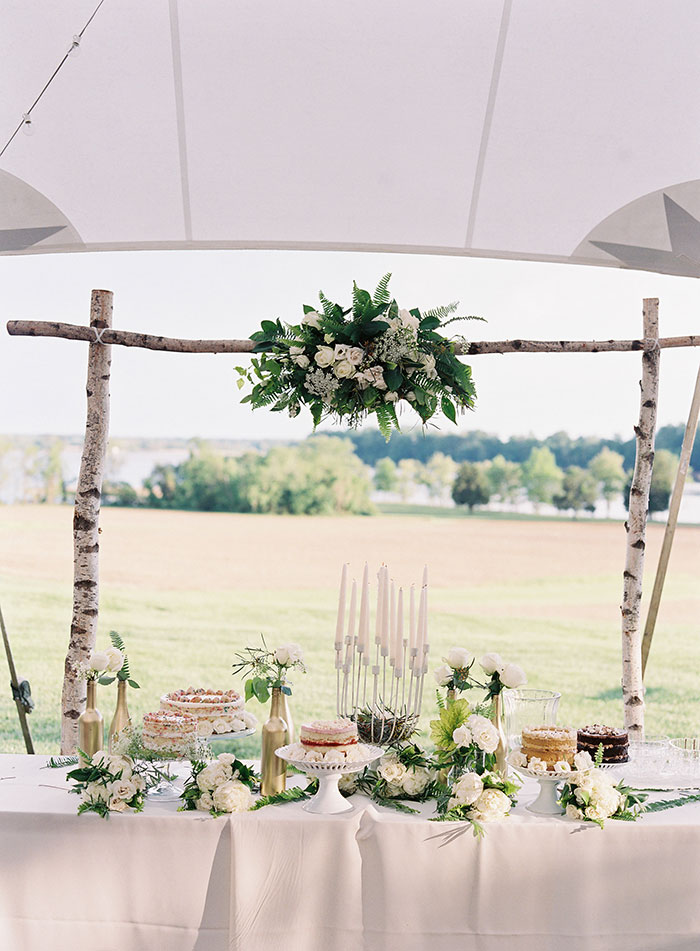 brittland-manor-relaxed-elegant-maine-gold-wedding-party-inspiration51
