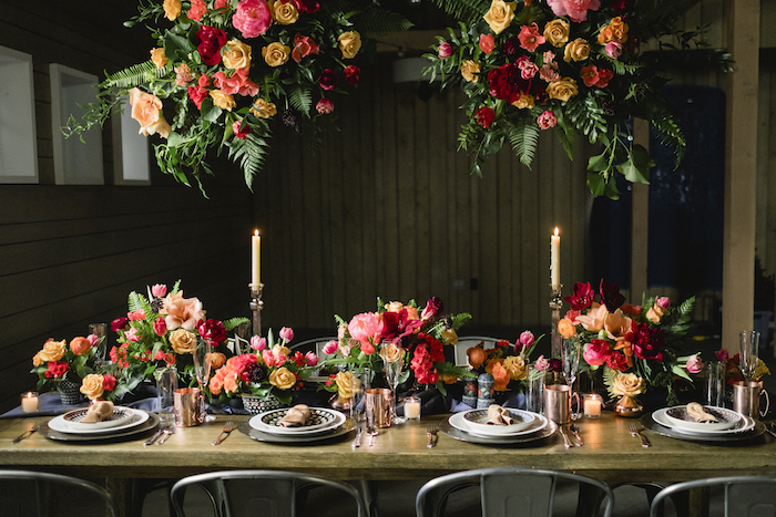 deep-moody-tropical-barn-floral-wedding-inspiration07