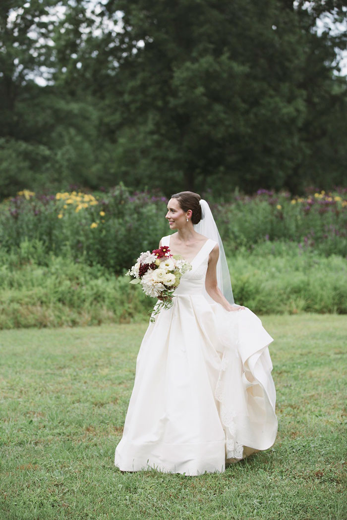 blooming-hill-farms-rustic-new-york-wildflower-classic-wedding-inspiration19