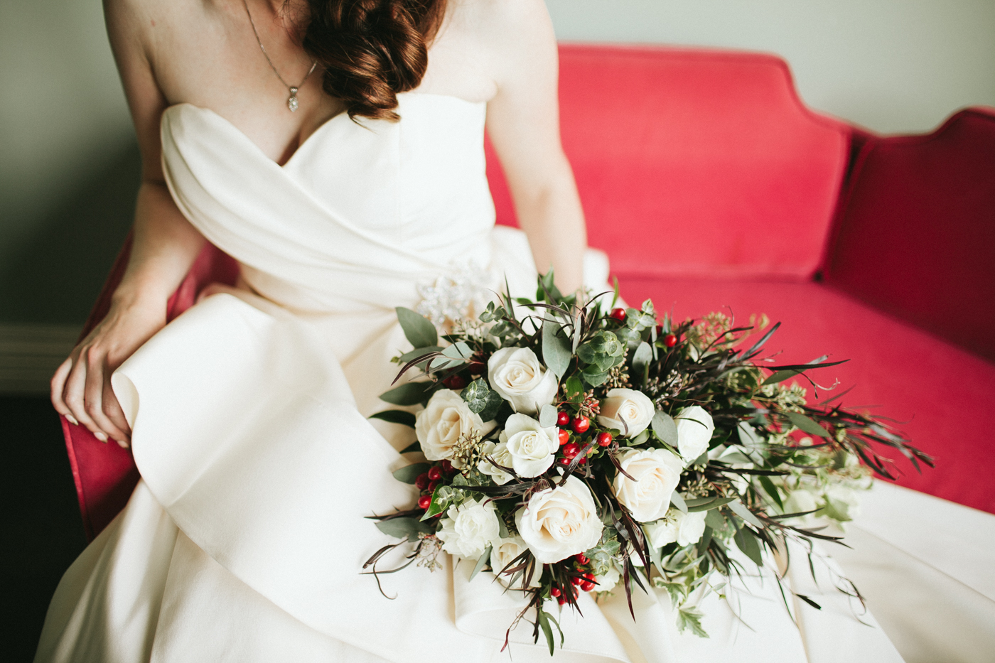 fig-house-holiday-winter-white-rose-vintage-fur-los-angeles-wedding-inspiration15
