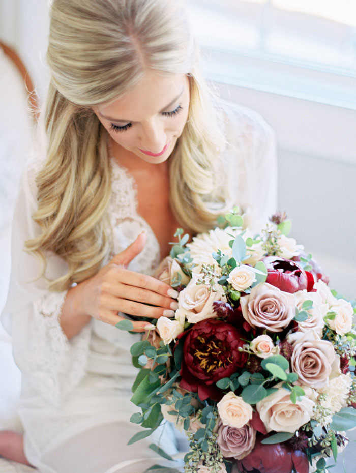 silver-oaks-chateau-saint-louis-red-lavender-pink-floral-wedding-inspiration11