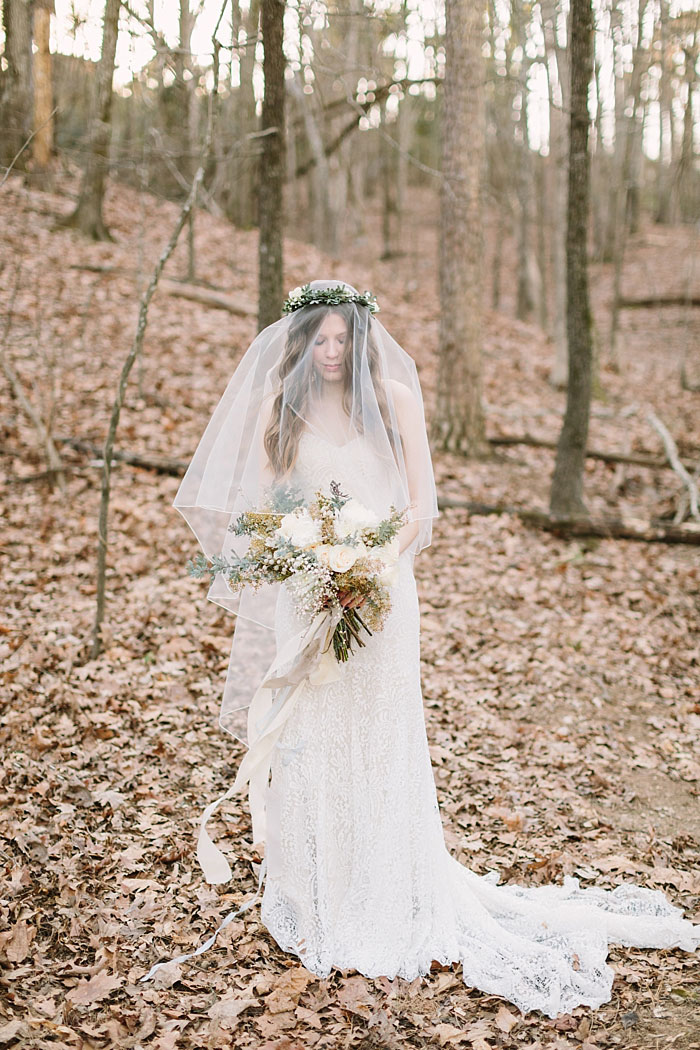 winter-forest-cozy-blanket-rustic-wedding-inspiration18