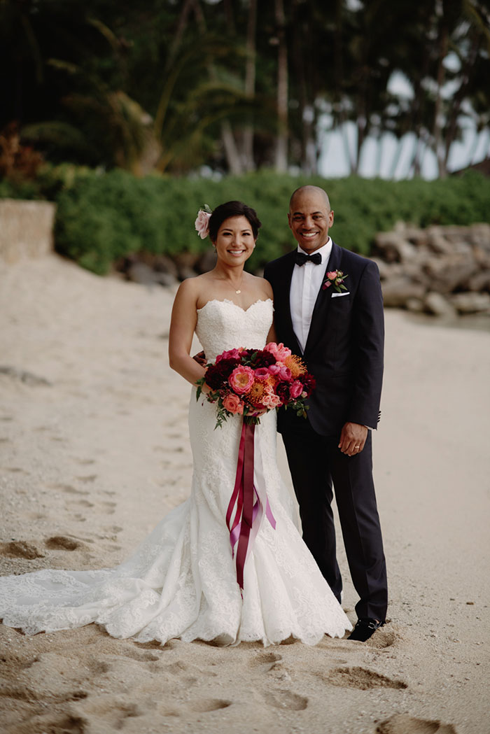hawaii-desitnation-beach-rose-pink-floral-wedding-inspiration12