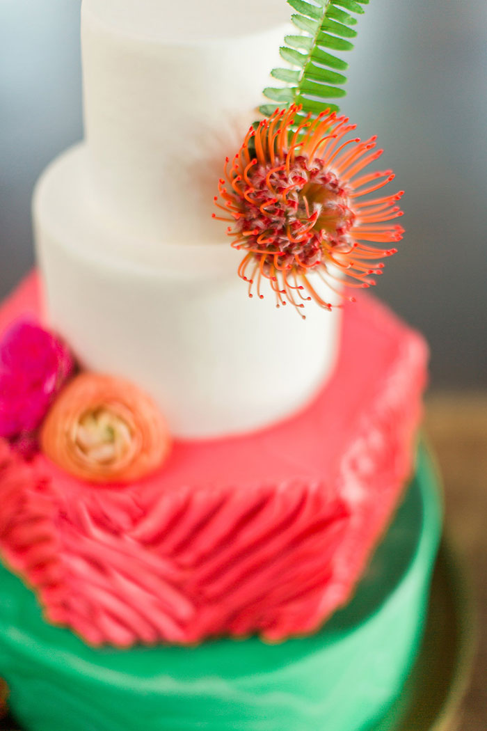 palm-beach-tropical-pineapple-floral-wedding-inspiration03
