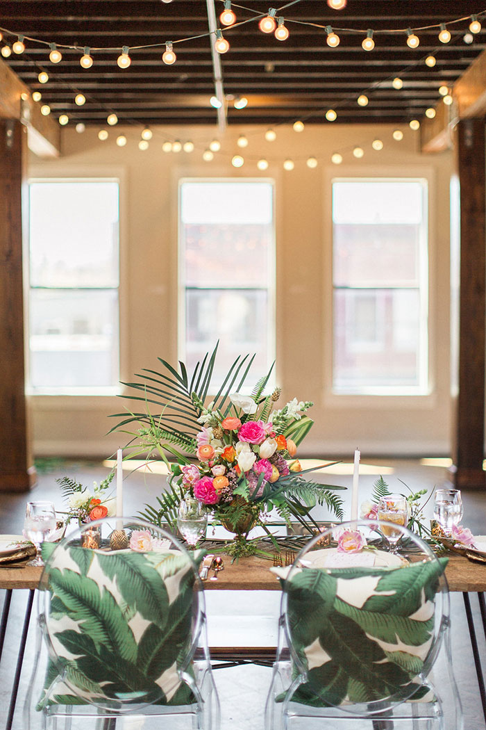 palm-beach-tropical-pineapple-floral-wedding-inspiration11