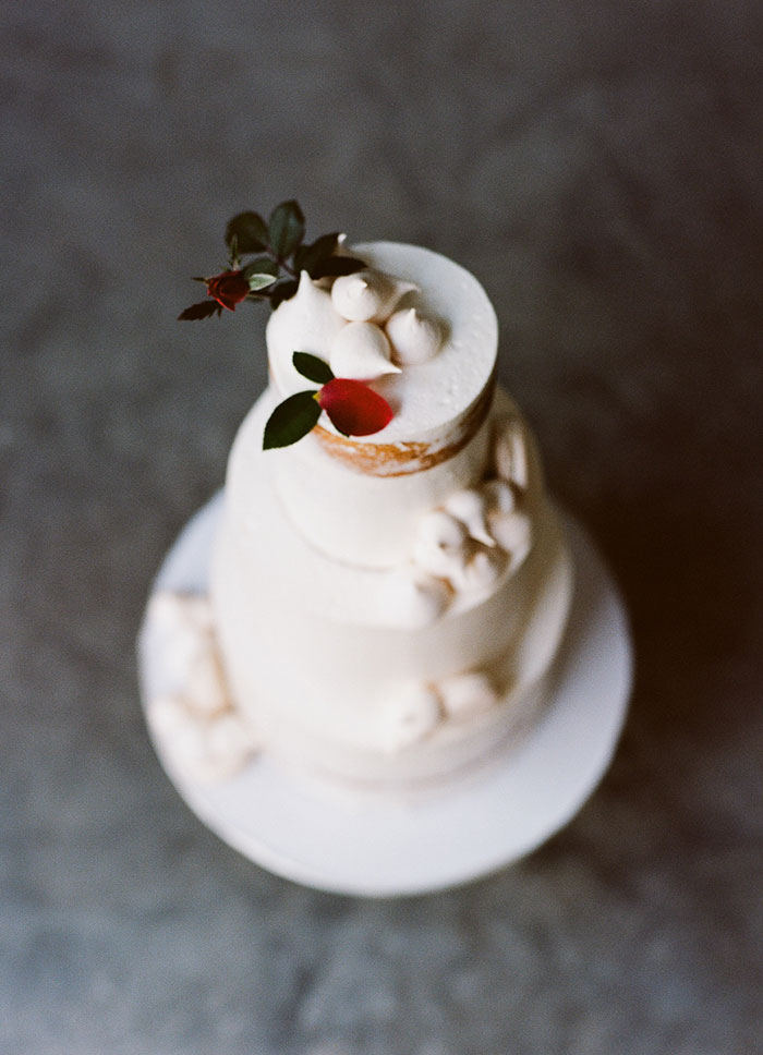 moody-rich-red-winter-contemporary-wedding-inspiration39