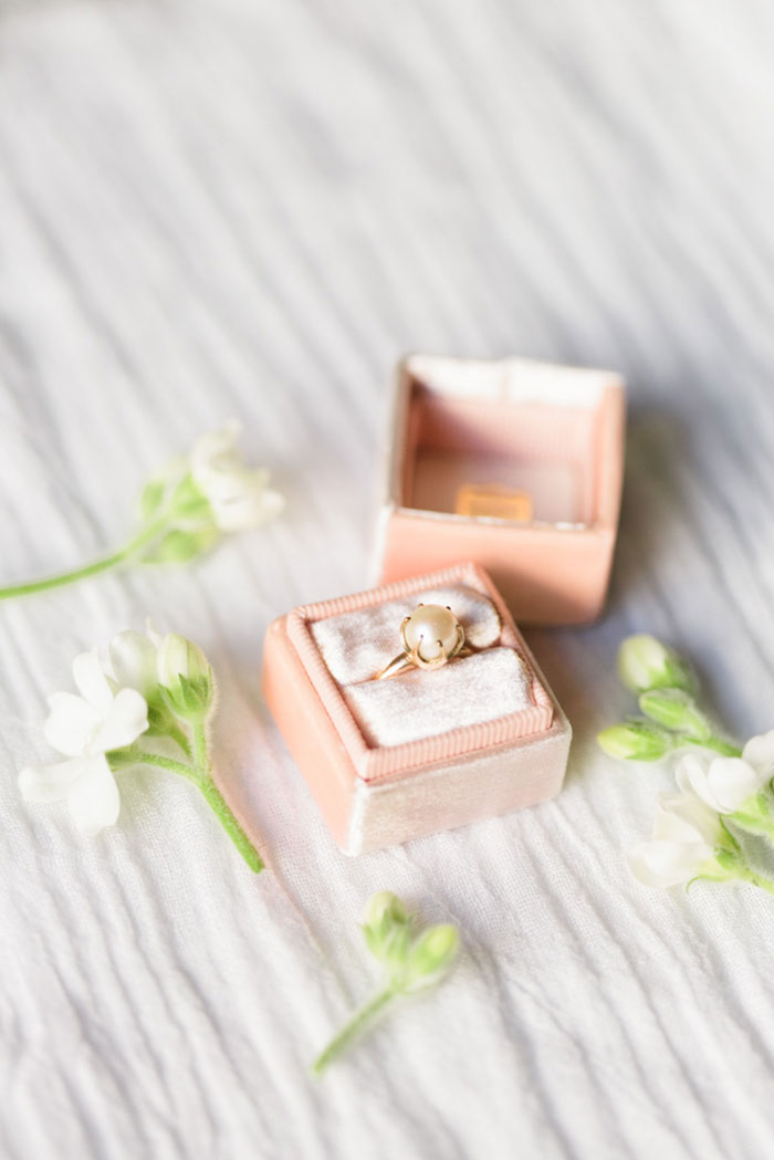 valentines-day-vintage-pink-floral-wedding-inspiration06