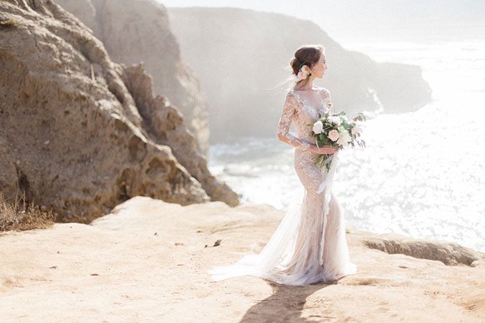 sunset-cliffs-san-diego-black-white-calligraphy-lace-ocean-inspiration-shoot14