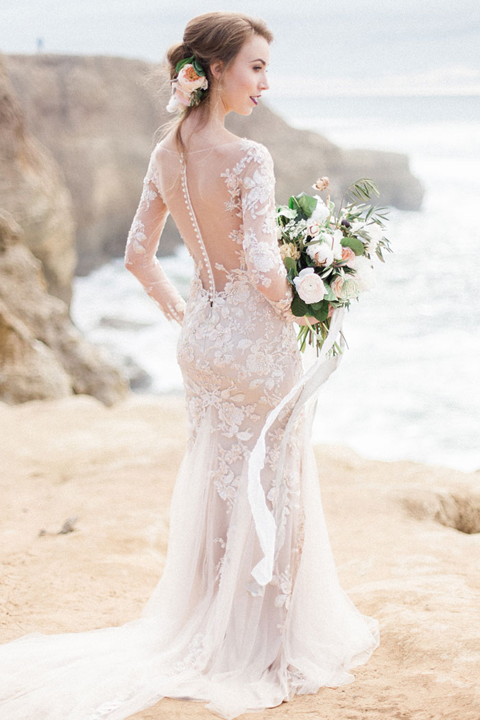 sunset-cliffs-san-diego-black-white-calligraphy-lace-ocean-inspiration-shoot18