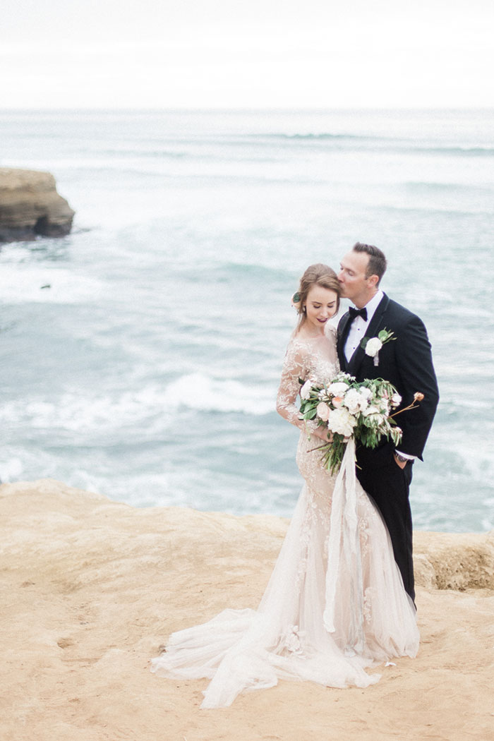 sunset-cliffs-san-diego-black-white-calligraphy-lace-ocean-inspiration-shoot29
